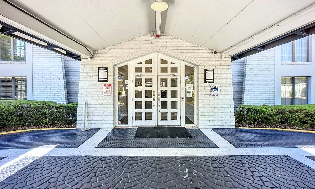 Highlands Hotel | Stayable Jacksonville North