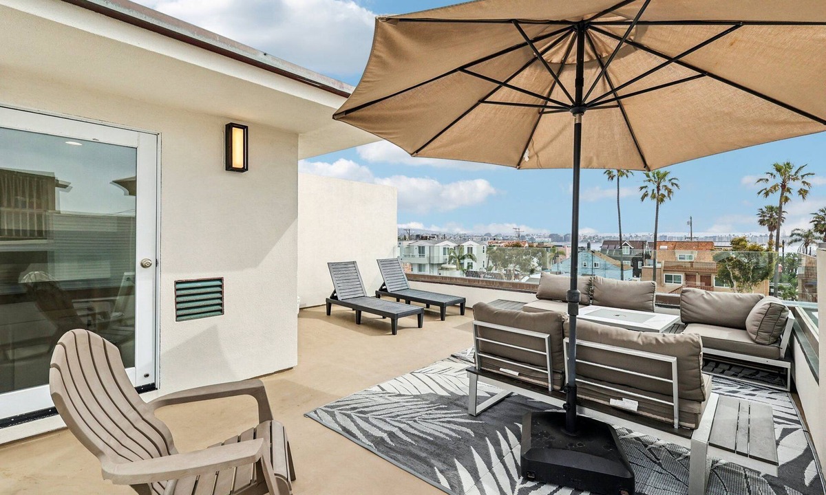 Mission Beach House | Steps from Ocean! Ocean/Bay Views! Rooftop Deck! Two Car Garage! Renovated!