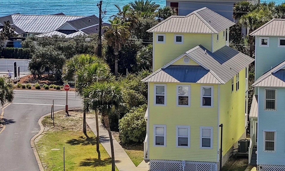 Seacrest House | Steps to Beach | Pool | Barefoot Breeze | Sleeps 13 | Seacrest