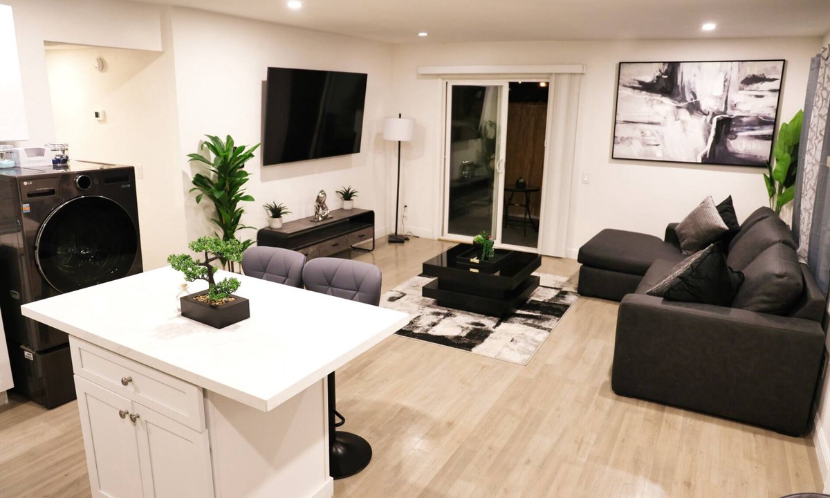 Gateway District Apartment | Stripside escape
