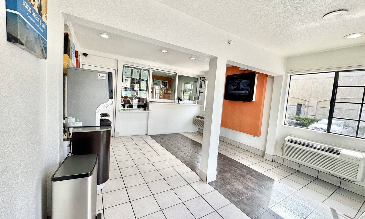 Bellflower Hotel | Studio 6 Suites – Bellflower, Ca - Los Angeles