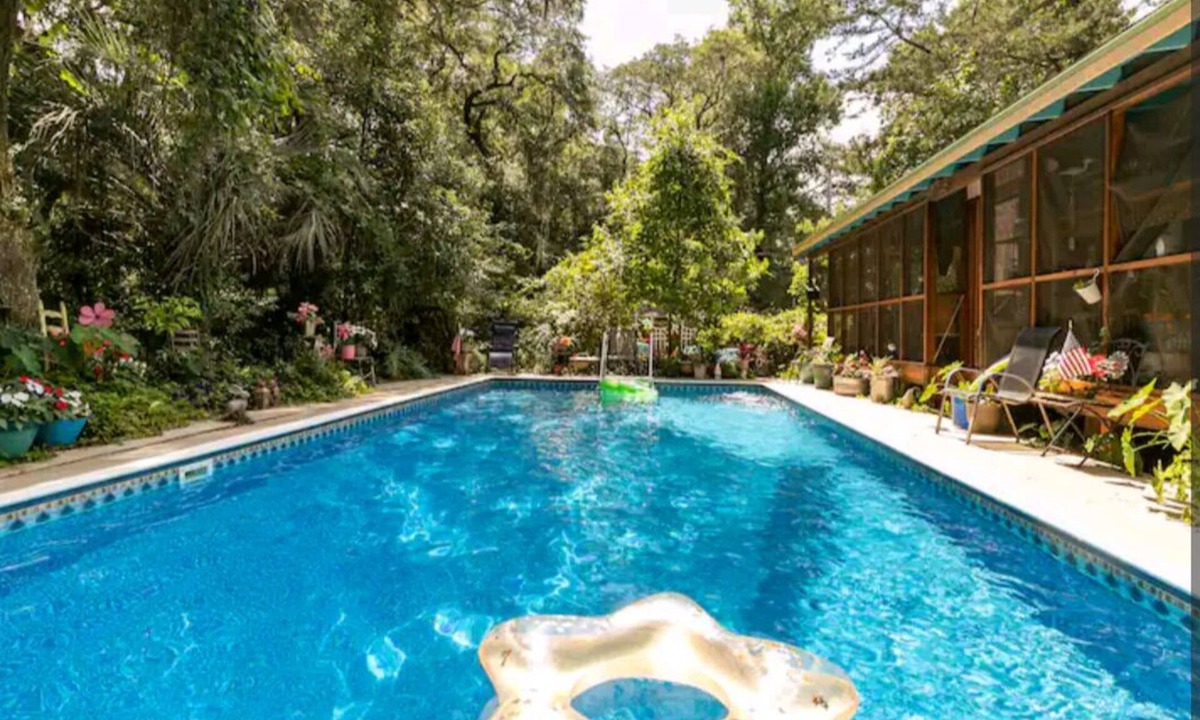 Tallahassee Apartment | Studio ESCAPE Cozy CLOSE-IN Kitchen Pool Work-Space