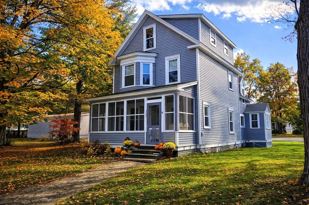 Greenville Junction Cabin | Stunning Cabin with Fire Pit Perfect for Groups in Maine