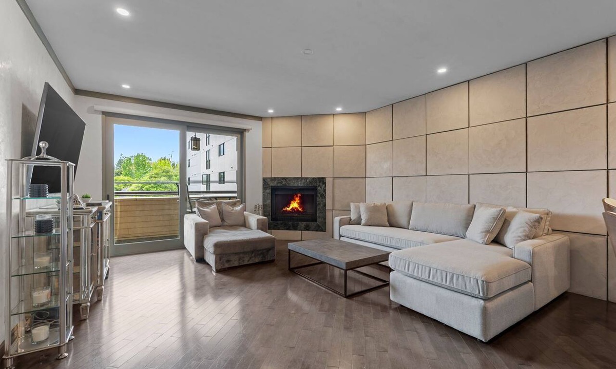 West Los Angeles Apartment | Stylish Westwood Condo | Near UCLA & Century City