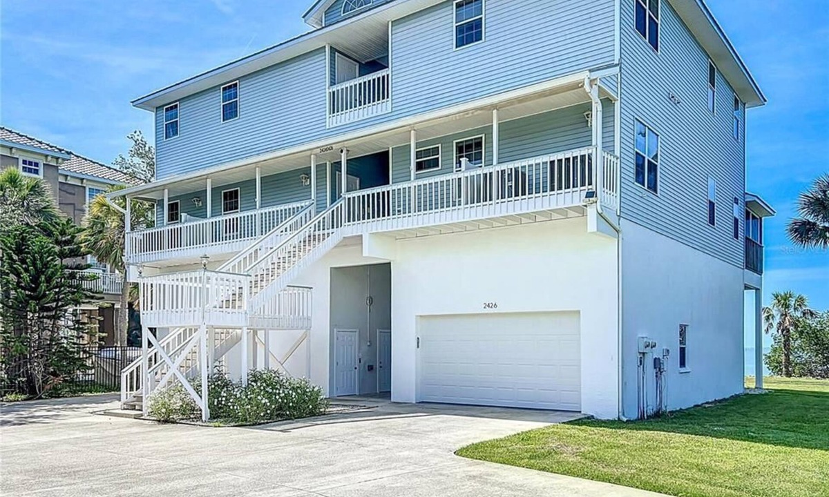 Bayshore Gardens House | Summer Discounts!3BD 2BA Townhome Side A Bring your Boat