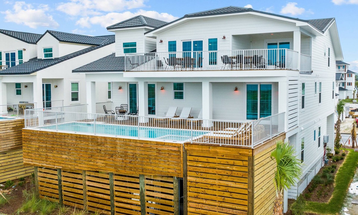 Bay County House | Sundial: 4th of July week now available as a Friday or Saturday check in!