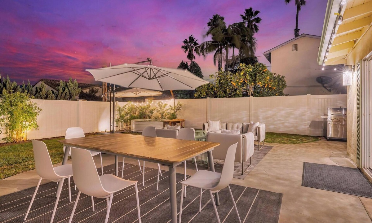 Carlsbad House | Sunny Modern Family Home I Near Beach + Eateries