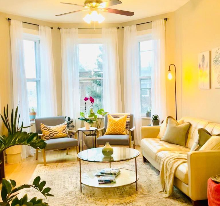 Avondale Apartment | Sunny, Spacious, 3BR 1BA Davlin INN Chicago