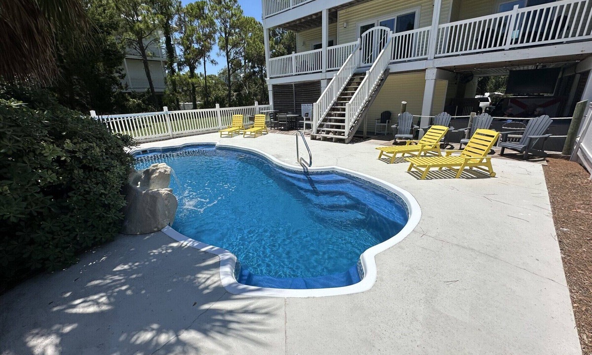 Treasure Beach Village House | Sunshine State of Mind 4 bed/3.5 bath Private Pool Gated Community