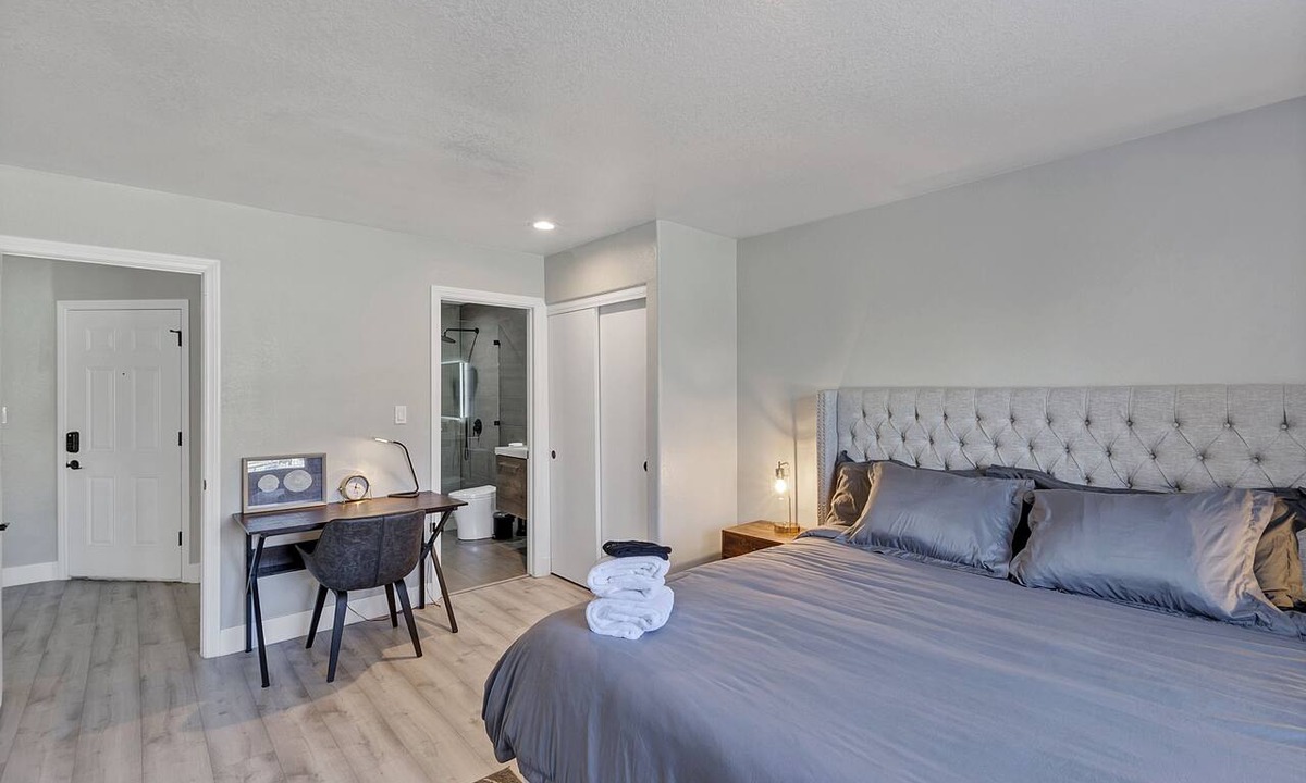 Spring Valley Apartment | Superhost 5 Star Service with 2 Bedrooms