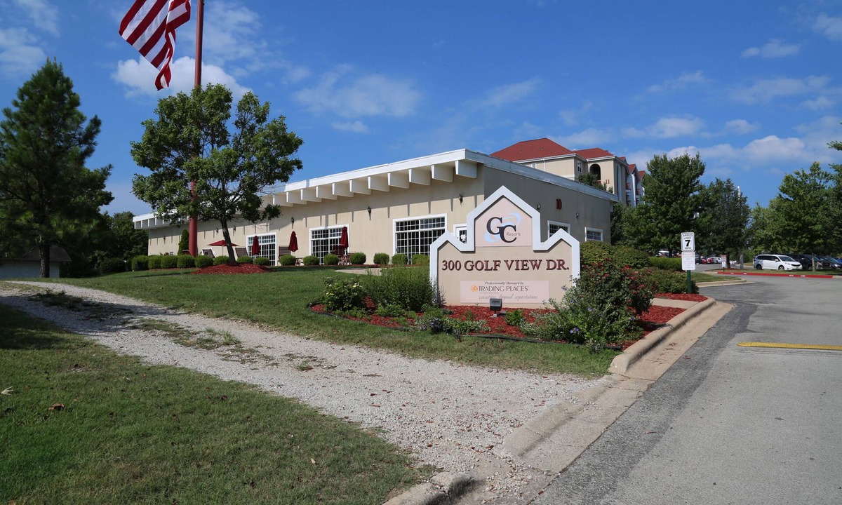 Branson Condo | Surrey Grand Crowne next to golf course in Branson MO. Enjoy!