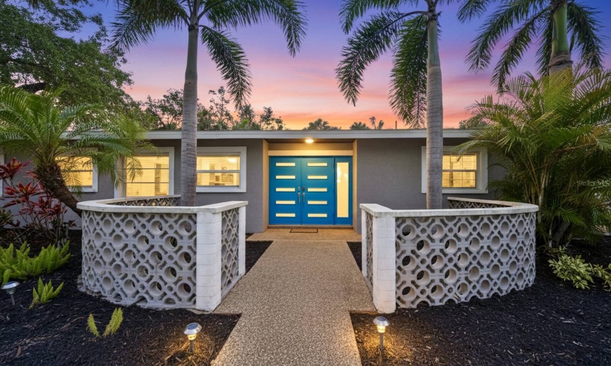 Gulf Gate Estates House | "Temporary Sanity" | Luxe 3BR Home w/Heated Saltwater Pool - Near Siesta Key