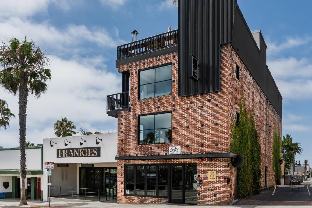 Townsite Hotel | The Brick Boutique Hotel