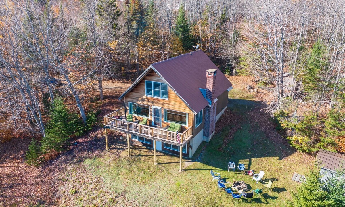 Franklin County House | The Chalet on the Ridge-19 min to Sugarloaf and ITS access!