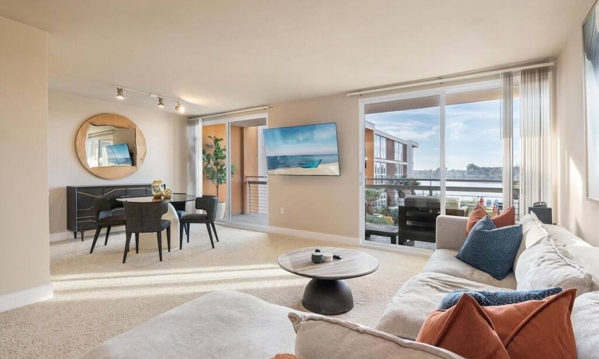 Marina del Rey Apartment | The Citrine Suite' Marina And Canal View Amazing Amenities Pool, Gym And BBQ