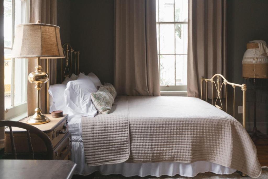 Downtown Apartment | The Gilded Lady - The Seamstress Suite