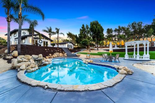 Vista Villa | The Grand Vista Getaway