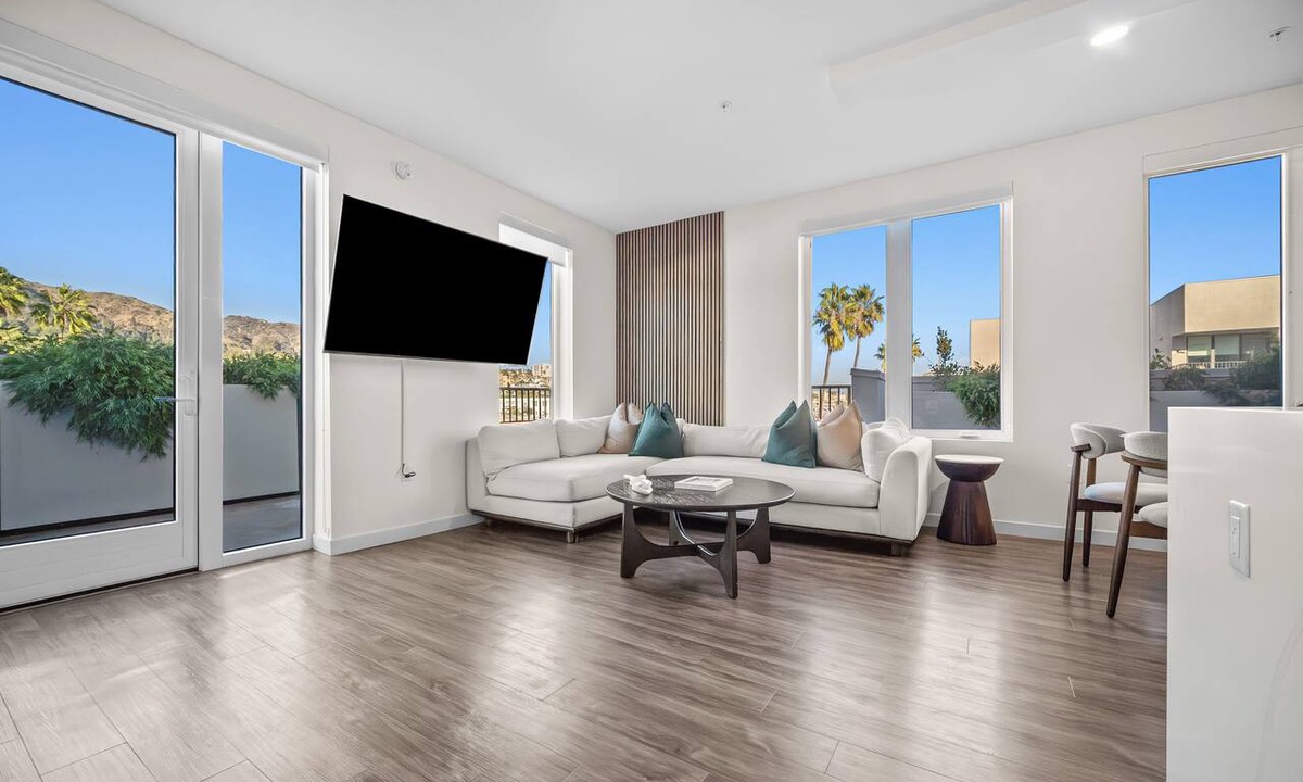 Hollywood Apartment | The Jade Hill' Luxurious Penthouse Two floors Hollywood Hills Pool, Gym, Jacuzzi