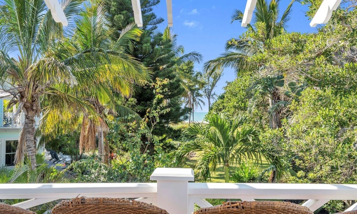 Anna Maria House | The Lady Fish 3 Bedroom Home by RedAwning