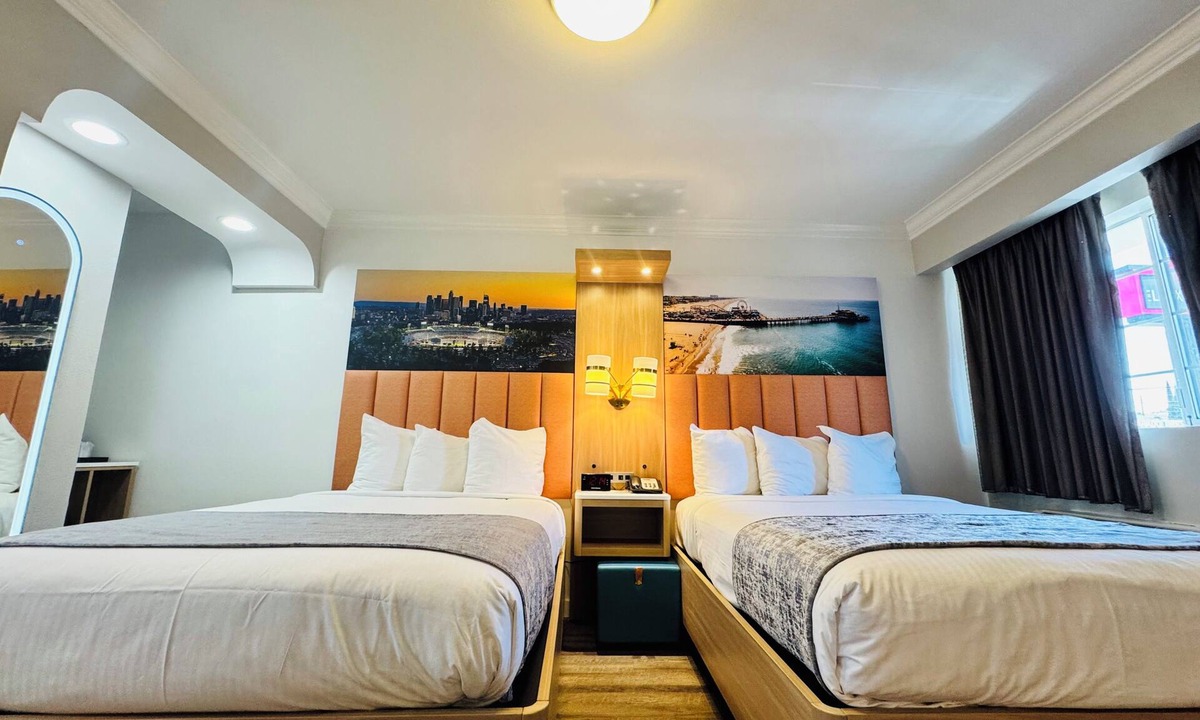 Silver Lake Hotel | The Lexmar Dodger Stadium - Convention Center