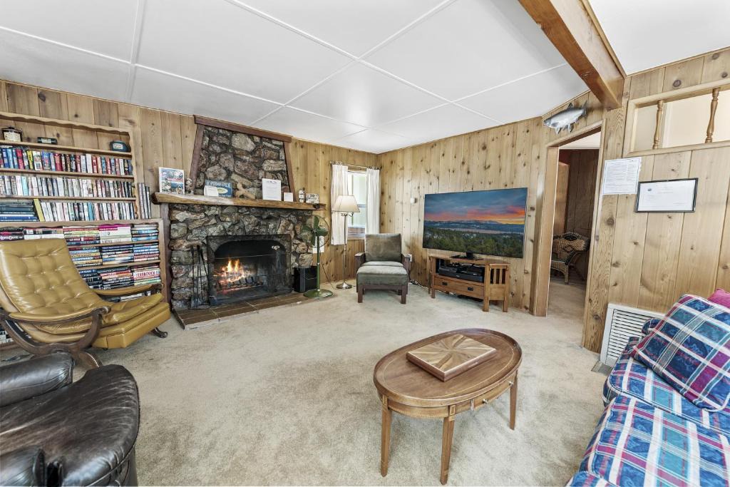 Big Bear Lake House | The Petite Cabin