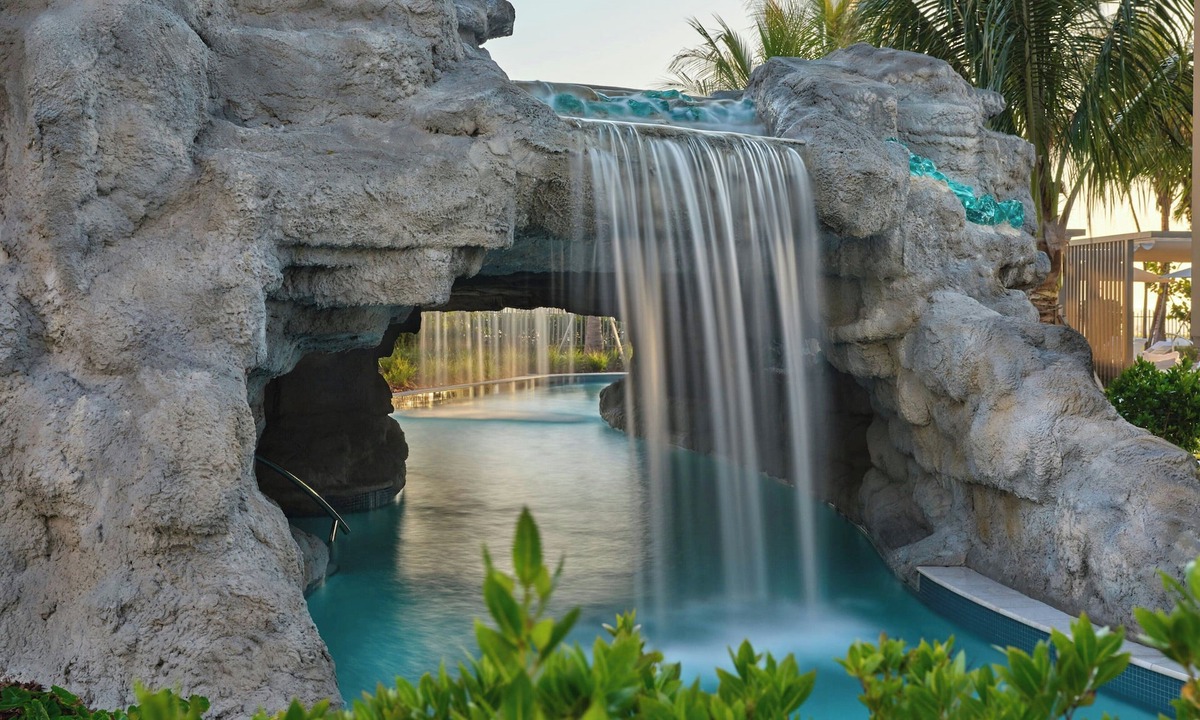 Bay Isles Hotel | The St. Regis Longboat Key Resort