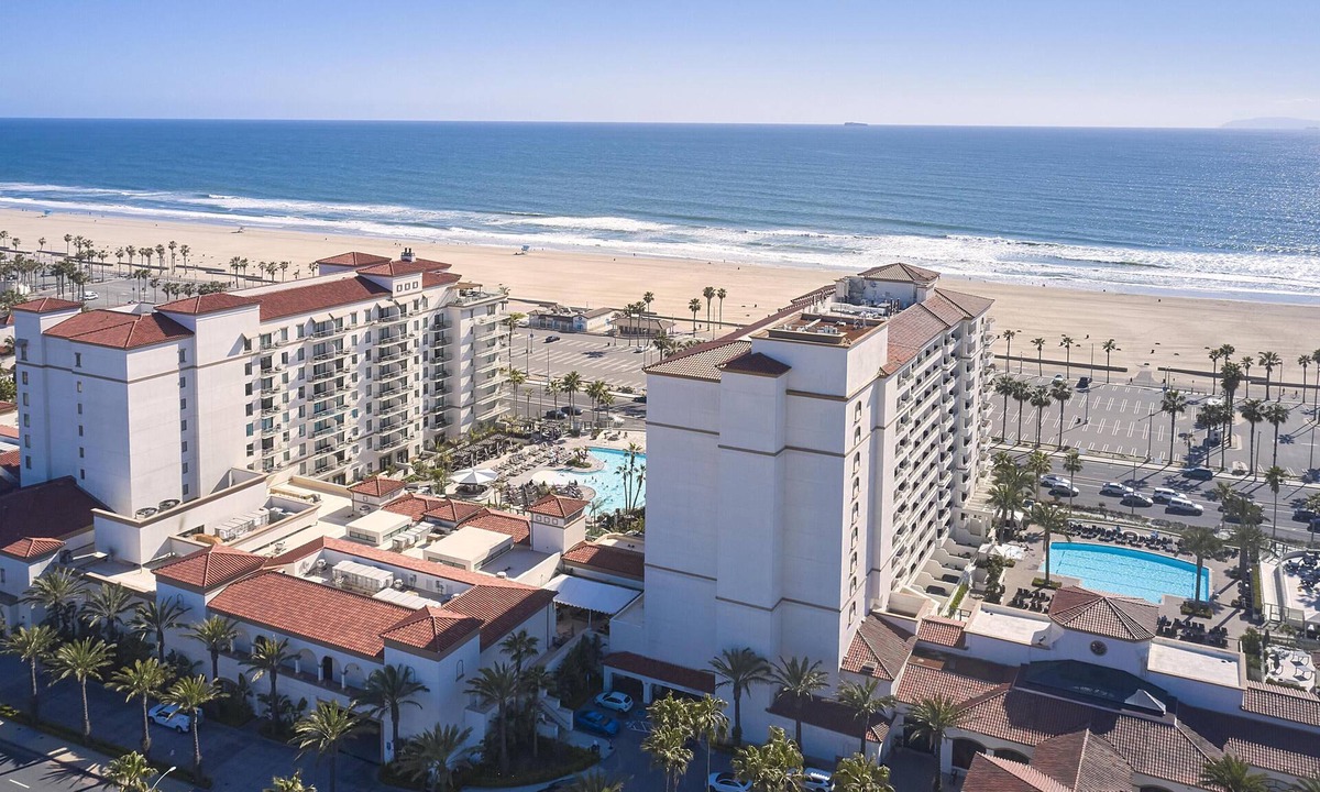 Huntington Beach Resort | The Waterfront Beach Resort, A Hilton Hotel