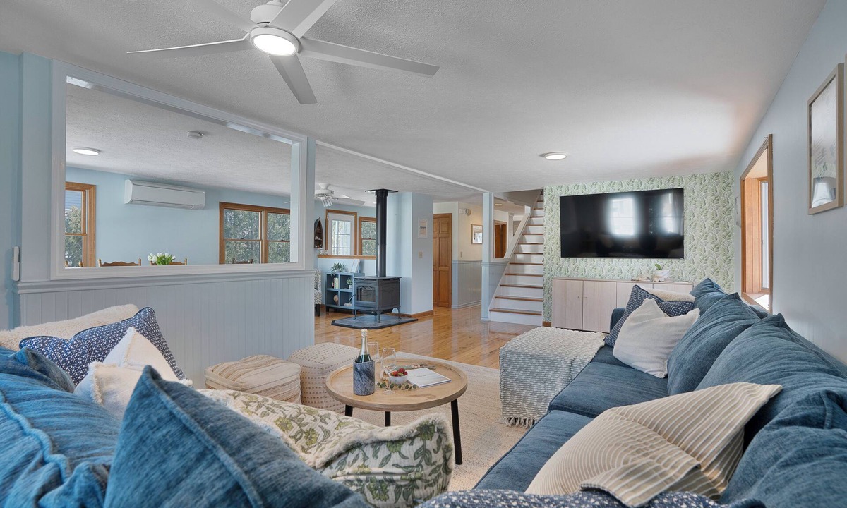 Camp Ellis House | "Tide Vibes" at Ferry Beach - a 4 Bed/3 Bath Spacious Retreat for 13!