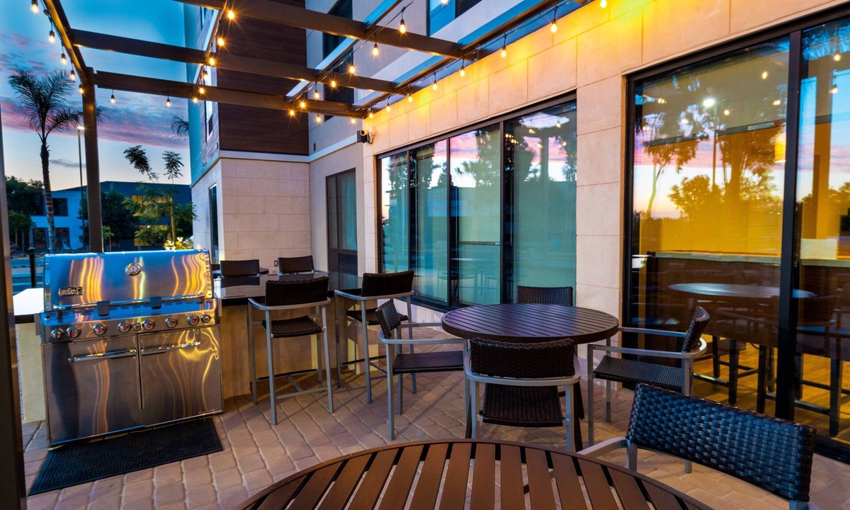Lake Forest Hotel | TownePlace Suites by Marriott Irvine Lake Forest