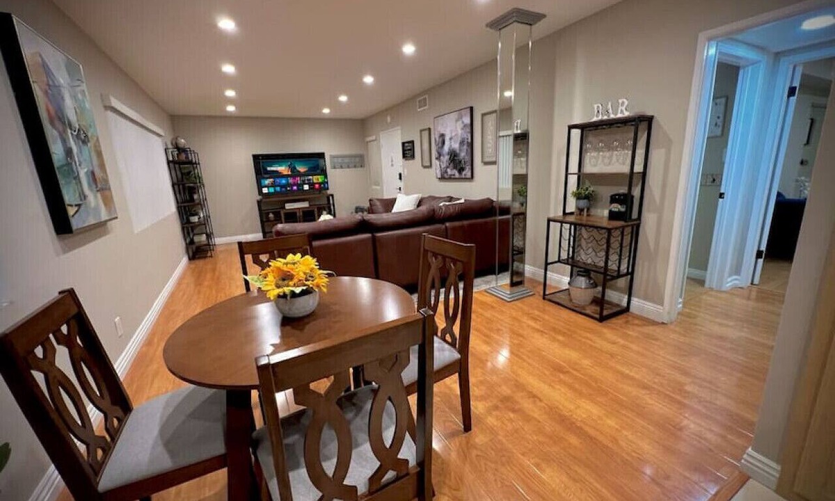 Montrose Apartment | Tranquil 2 Beds/2 Baths in the Heart of Montrose!