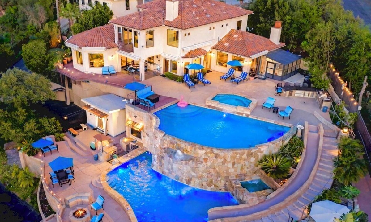 Lake Hodges House | Tuscan Luxury 2 Story Pool w/40ft slide Lake View with Game Room and Mini Golf