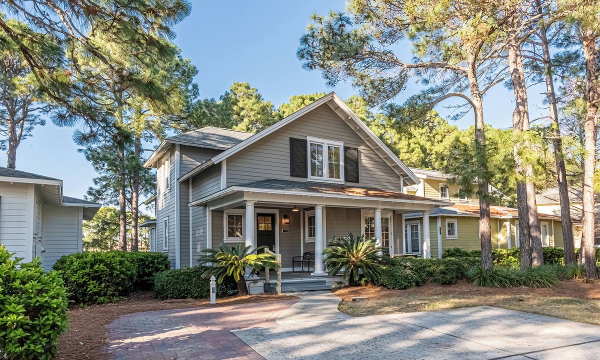 Laurel Grove House | Two Golf Carts ~ Large Porches