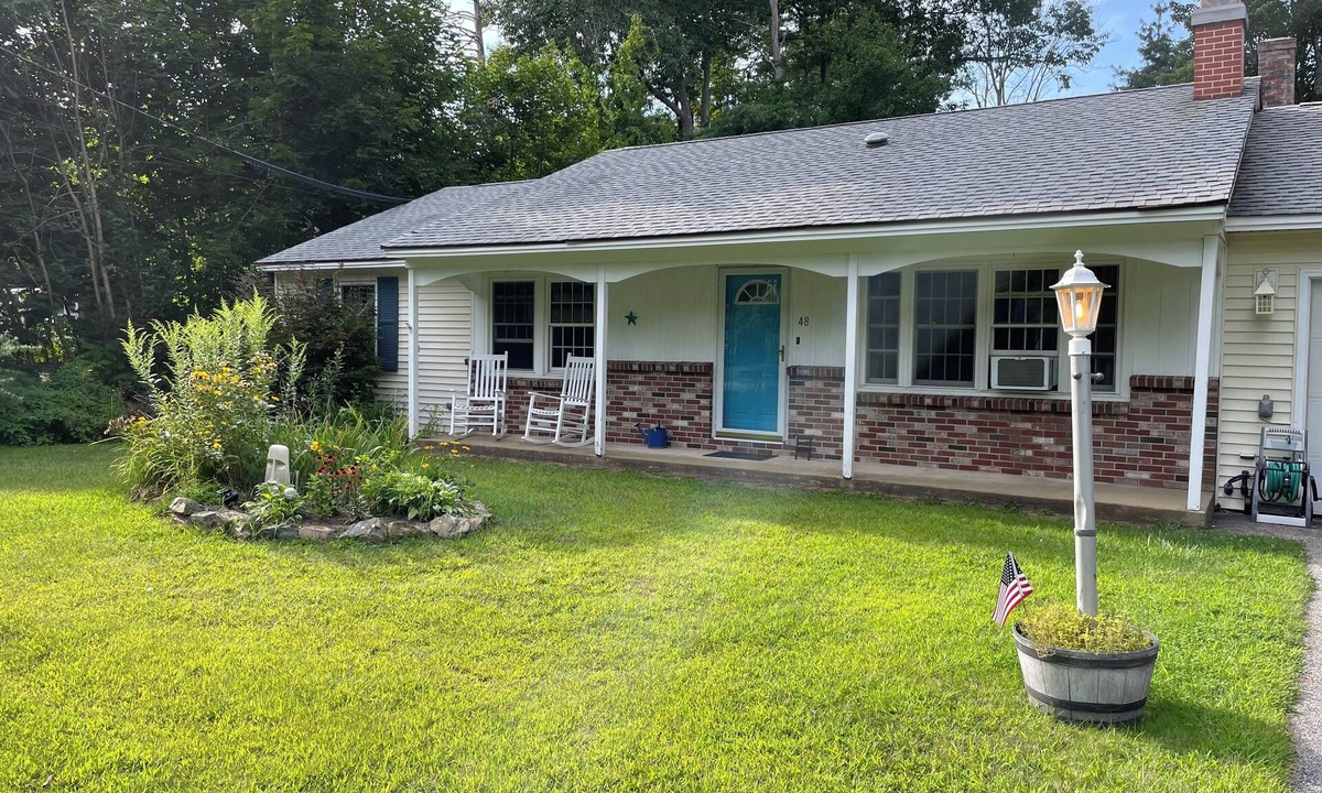 Ogunquit House | Two minute walk to Downtown Ogunquit Village. Spacious private backyard.
