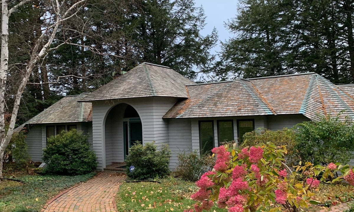 Dexter House | Very Private 4 bedroom home on Lake Wassookeag