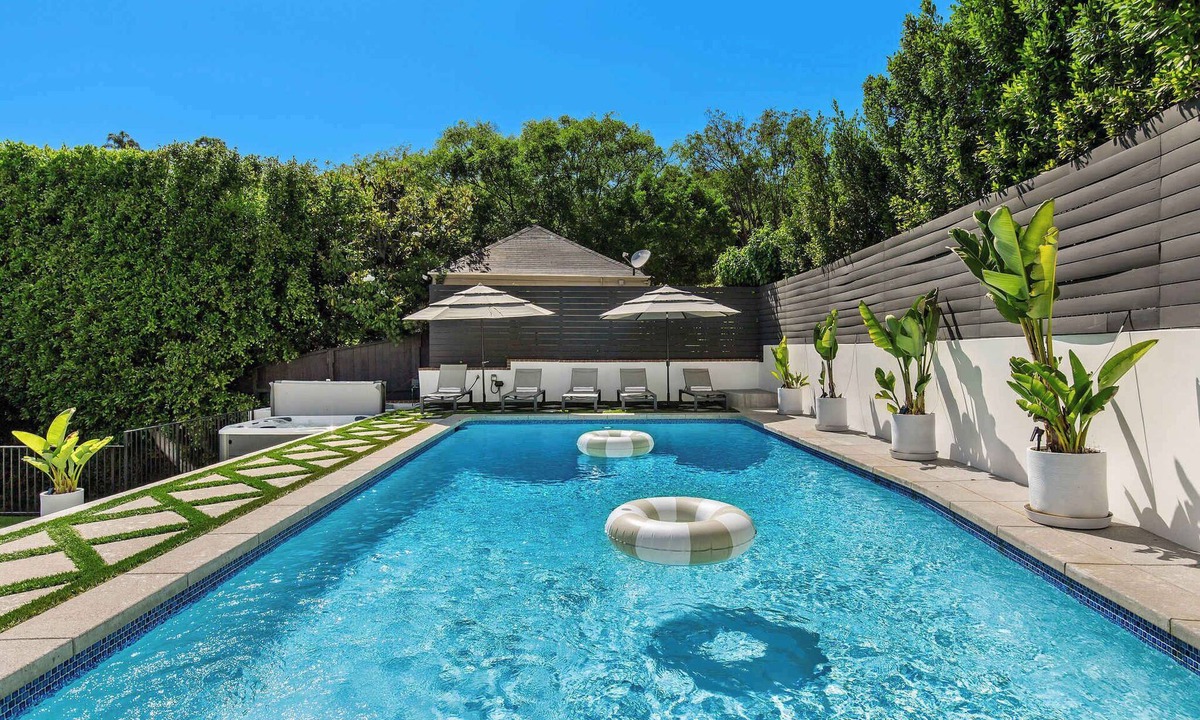 Hollywood Hills West Villa | Villa Incanto by Stay Awhile Villas