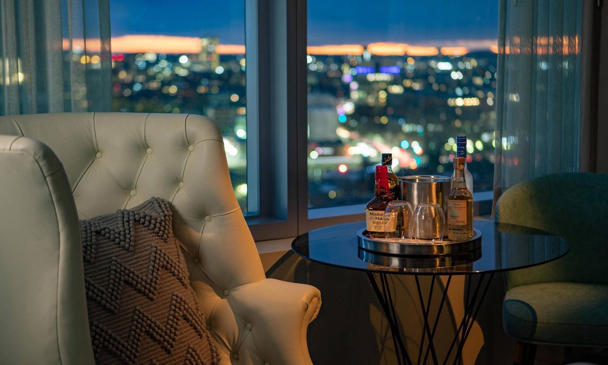 Theatre District Hotel | W Boston, a Marriott Hotel