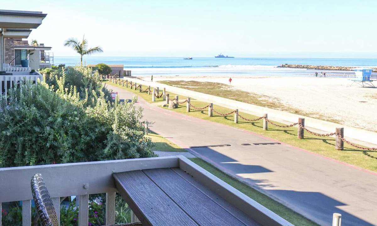 Townsite Condo | Wake Up to Stunning Marina & Ocean Views in This Updated Condo!
