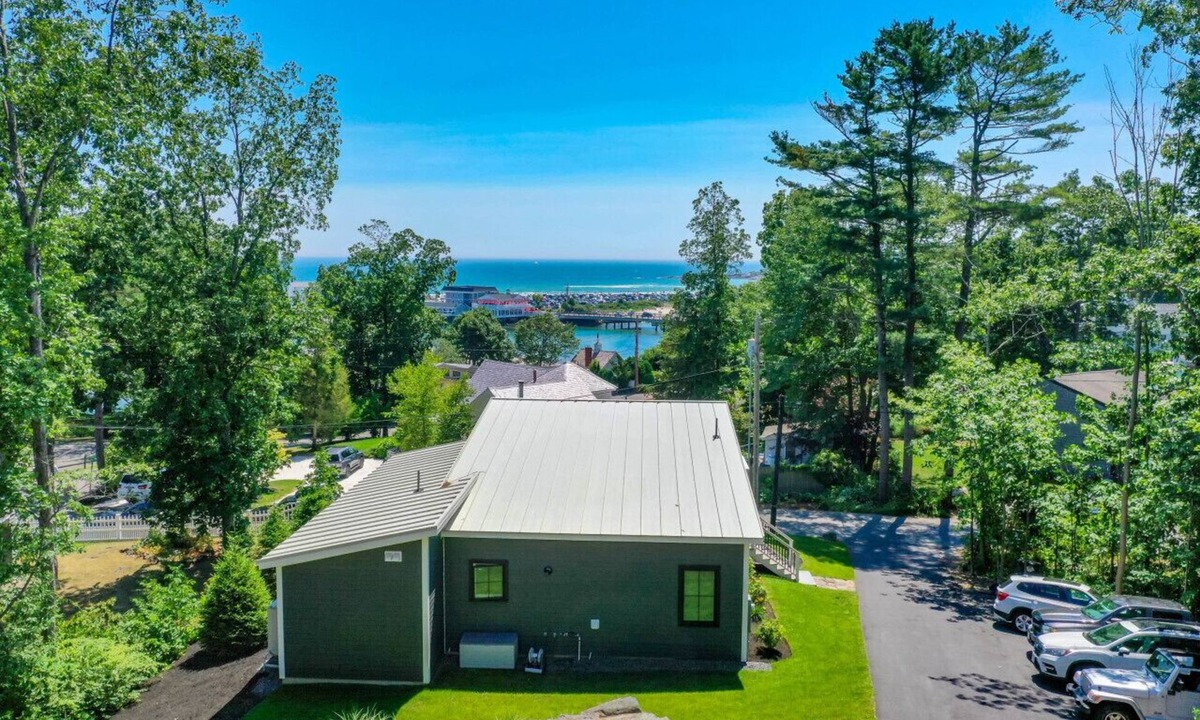Ogunquit House | Walk Everywhere from your Modern Coastal Oasis
