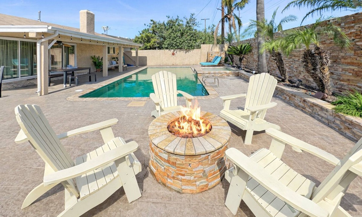 Hermosa Village House | Walk to Disney + Pool+ Spa + Game Room +Fire Pit