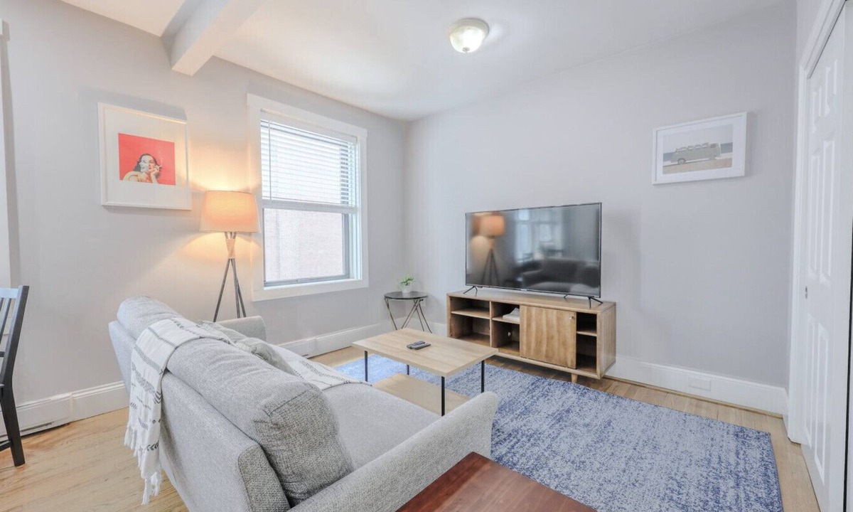 Chinatown Apartment | Warr18-1/1 · Simple 1BR steps to Boston Common and South End!
