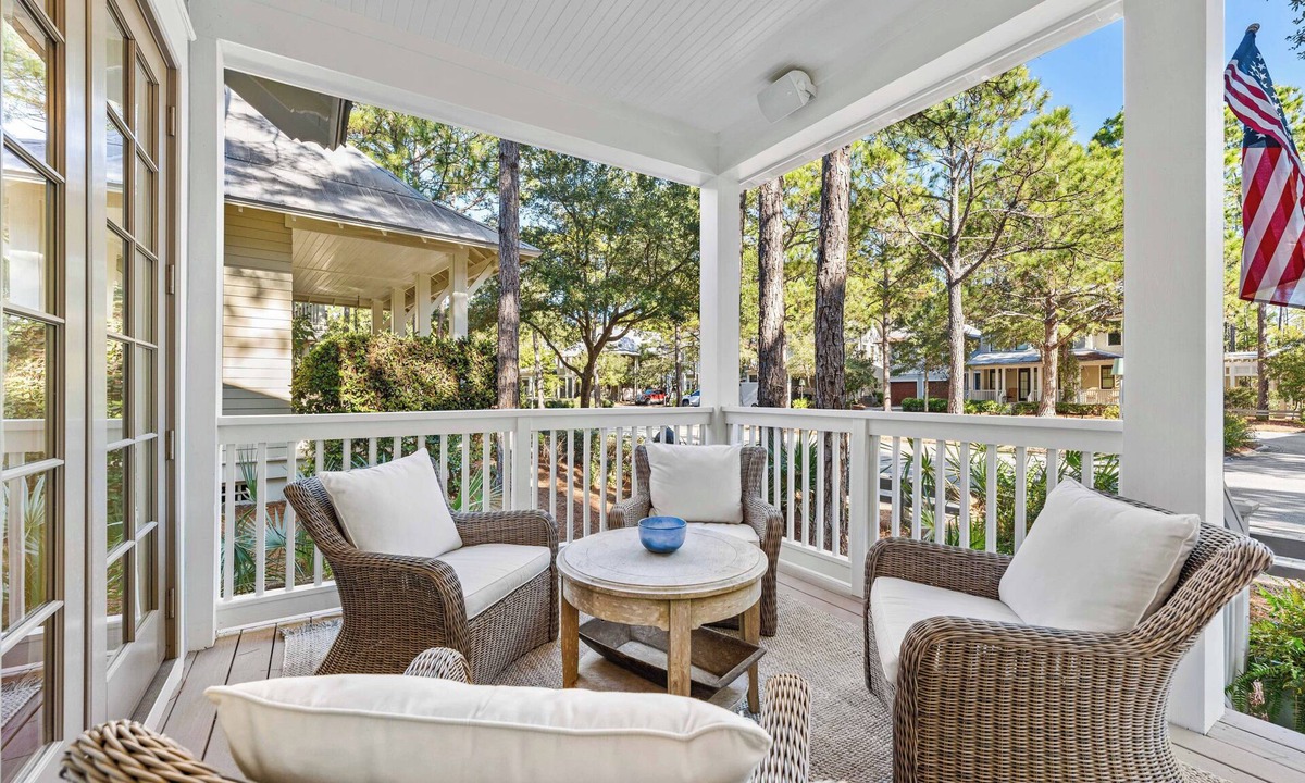 Forest District House | Watercolor Resort Bike To Beach Soaking tub