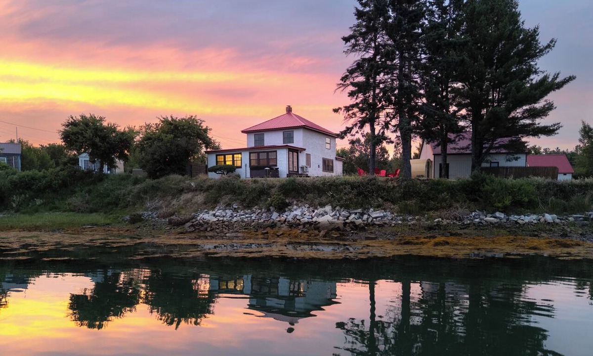 Sullivan House | Waterfront Maine Home - Hot Tub - Sauna + Kayaks