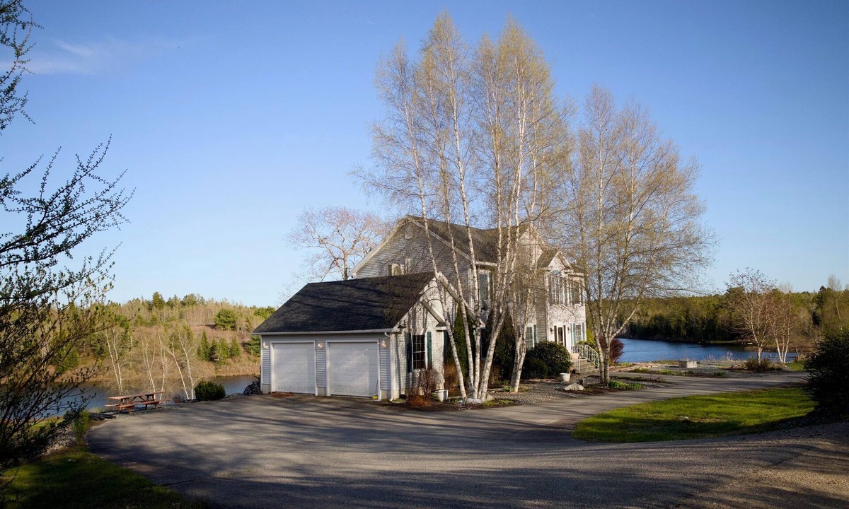 Sullivan House | Waterfront Retreat on Morancy Pond |Sleeps 16