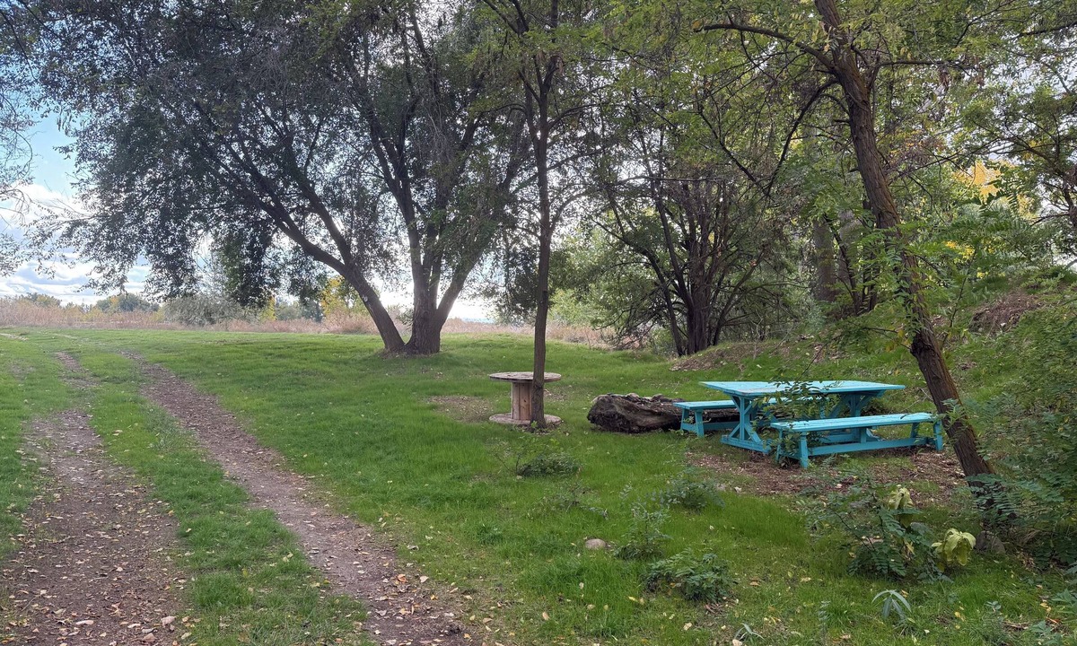 Caldwell RV Rental | Wonderful campground in Caldwell with stunning views. And a shared private lake.