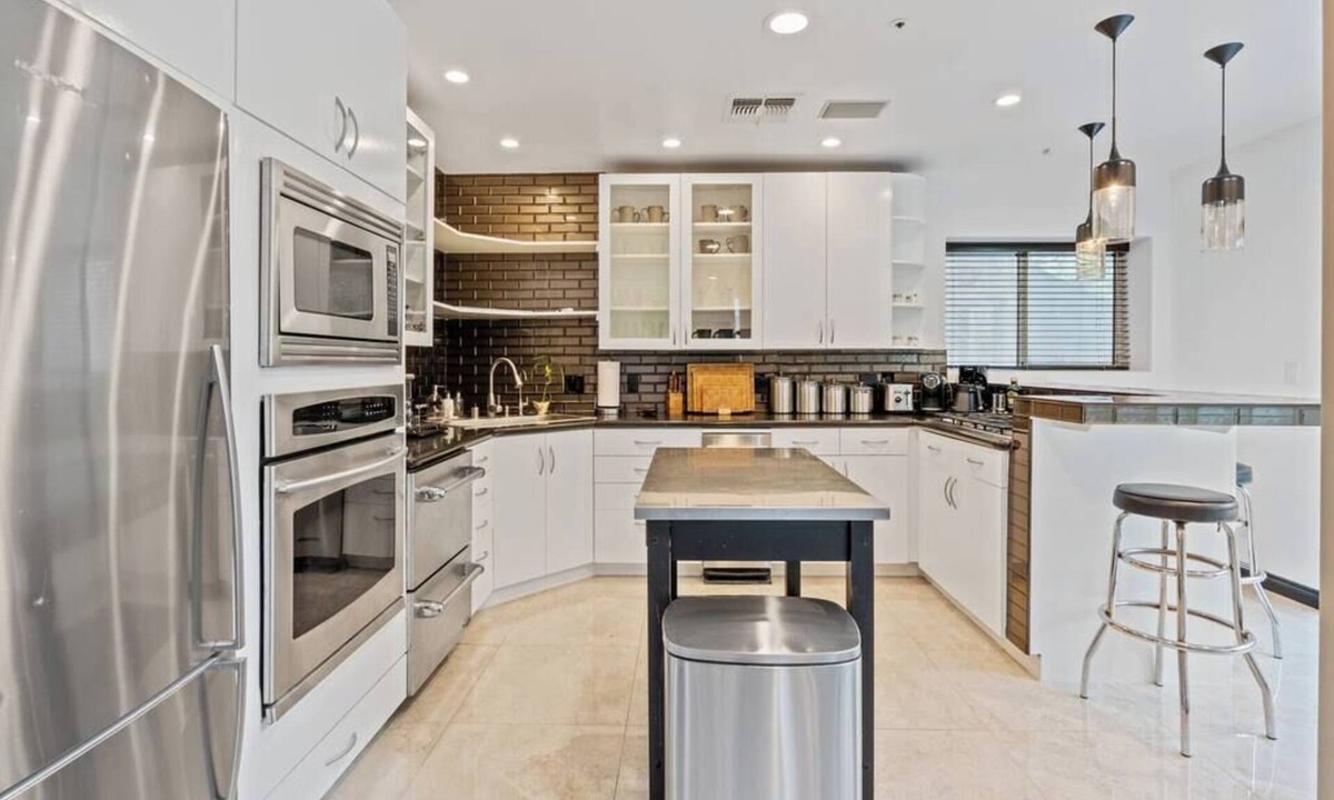 Hollywood Hills West House | Wonderland by Colby & Conrad