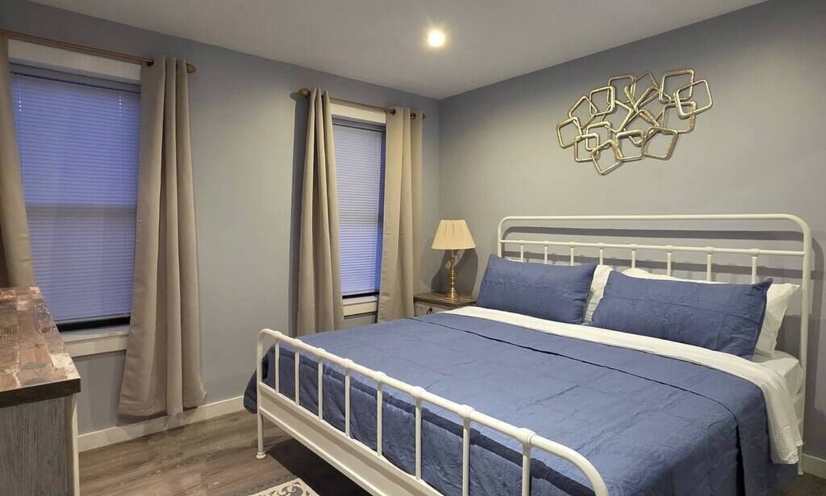 Reading House | Work, Crew & Family Stay Near Downtown Reading