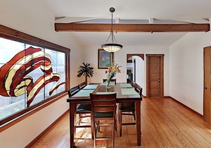 1 Block to Beach! Venice Cottage with Carport, Fireplace & 8-Burner Grill
