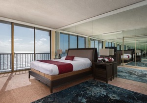 3-Bedroom Capri by the Sea Ocean View Penthouse at Beautiful Pacific Beach