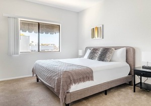 Airy West Hollywood 2BR near TJ, W 3rd St, Beverly Center, by Blueground
