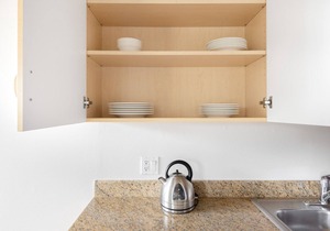 Charming Beverly Hills 1BR and Pool, near Rodeo Drive, by Blueground
